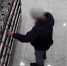 Семья с ребёнком вынесла духи из магазина в Тульской области - Молодой Коммунар