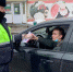 Новомосковские автоинспекторы раздали водителям «блокадный хлеб» - ГТРК