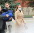 Якубович против толпы любителей эскимо: видео раздачи бесплатного мороженого в Туле - ИА Тульские новости
