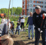 30 кустов черемухи посадили туляки возле Перинатального центра - Молодой коммунар