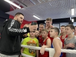 В «Тула-Арене» Иван Онищенко провел мастер-класс для юных боксеров