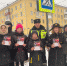 Инспекторы города Новомосковска Тульской области наглядно показали школьникам правила перехода проезжей части - ГИБДД