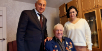 Светлана Давыдова и Сергей Балтабаев поздравили ветерана с вековым юбилеем - ИА Тульская пресса.Ru