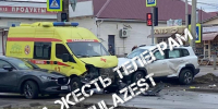 Скорая помощь и внедорожник столкнулись на улице Карпова в Туле - Молодой коммунар