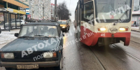 Выходившую из трамвая девушку сбили на улице Епифанской в Туле - Комсомольская Правда