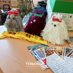 Тульские пенсионеры делают новогодние подарки для участников СВО