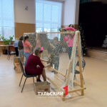 Тульские пенсионеры делают новогодние подарки для участников СВО