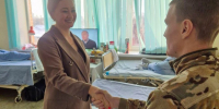 Тульским военным, проходящих лечение в госпиталях, вручили подарки - Молодой коммунар