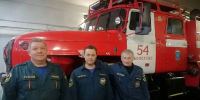 Тульские сотрудники МЧС вытащили из люка пропавшего пса - Комсомольская Правда
