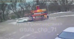 В Барсуках кроссовер протаранил кофейный павильон