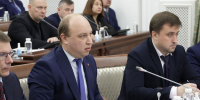 Дмитрию Миляеву передали знамя и благодарность за помощь участникам СВО - ГТРК