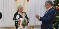 Дмитрий Миляев поздравил с наступающим Новым годом детей-сирот - ТК Первый Тульский