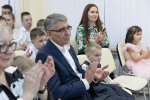 Дмитрий Миляев поздравил с Новым годом детей из социально-реабилитационного центра