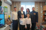 Дмитрий Миляев поздравил семью участника СВО с наступающим Новым годом