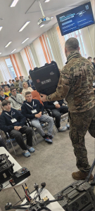 Учащимся 8-11 классов провели  мастер-классах по управлению, устройству и принципу работы БПЛА