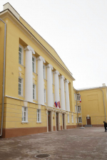Дмитрий Миляев посетил отремонтированную школу в историческом здании в центре Тулы