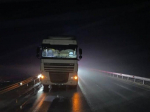 Тульские сотрудники ДПС помогли замёрзшему водителю большегруза