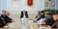 КОРРЕКТИРУЕТСЯ ЗАКОН О ГОСРЕГУЛИРОВАНИИ ПРОИЗВОДСТВА И ОБОРОТА АЛКОГОЛЬНОЙ ПРОДУКЦИИ - Областная Дума