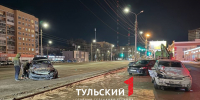 На проспекте Ленина в Туле "Мазда" протаранила припаркованные машины - ТК Первый Тульский