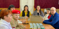 Елена Гребнева приняла участие в мастер-классе «Блиндажная свеча» - Единая Россия