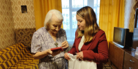 Елена Шмелева вручила труженице тыла юбилейную медаль - Городская Дума