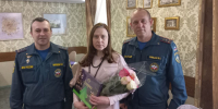 Тульские спасатели поздравили директора Музея-усадьбы Л.Н. Толстого «Ясная Поляна» с 8 марта - ГТРК