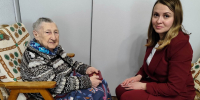 Елена Шмелева вручила юбилейную медаль ветерану - Городская Дума