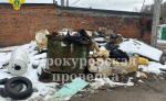 В Туле на территории автогаражного кооператива образовалась свалка строительных отходов