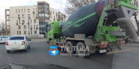 Бетономешалка попала в ДТП на улице Болдина в Туле - ТК Первый Тульский