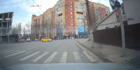 Водитель такси едва не устроил аварию на улице Дмитрия Ульянова в Туле - Myslo.Ru