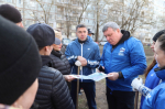 Илья Беспалов и Алексей Эрк поучаствовали в субботнике на территории будущего сквера в Заречье