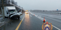 Под Тулой Mercedes влетел в грузовик: два человека пострадали - Myslo.Ru