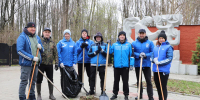 Депутаты Тульской городской Думы и сотрудники аппарата провели субботник на территории Всехсвятского кладбища - ИА Тульская пресса.Ru