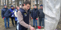Активисты ЛДПР почтили память героев космоса - ЛДПР