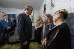 Дмитрий Миляев вручил участнику СВО орден Мужества