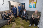 Дмитрий Миляев вручил участнику СВО орден Мужества