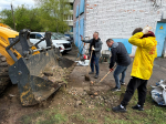 СЕРГЕЙ ГРЕБЕНЩИКОВ И ДМИТРИЙ АНДРОСОВ ПРИНЯЛИ УЧАСТИЕ В БЛАГОУСТРОЙСТВЕ ДВОРА