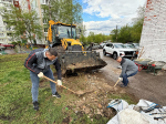 СЕРГЕЙ ГРЕБЕНЩИКОВ И ДМИТРИЙ АНДРОСОВ ПРИНЯЛИ УЧАСТИЕ В БЛАГОУСТРОЙСТВЕ ДВОРА