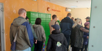В магазинах и на вокзале требуют наличку: туляки массово снимают деньги из банкоматов - Myslo.Ru