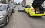 В центре Тулы после конфликта на дороге столкнулись легковушка и электровелосипед