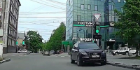На ул. Болдина водитель Audi припарковался «удобно» - Myslo.Ru