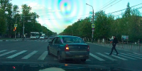 На пр. Ленина водителя не смутили красный и пешеходы - Myslo.Ru