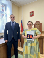 Судье Советского районного суда г.Тулы в почетной отставке Пивак Ю.П. вручена награда