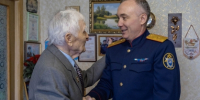 Руководитель следственного управления поздравил ветерана Великой Отечественной войны с 101-летием - Следственный комитет