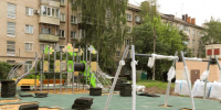 Новую детскую площадку начали устанавливать на улице Староникитской в Туле - Молодой коммунар