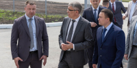 Дмитрий Миляев осмотрел новый ФОК в Арсеньевском районе и пообщался с жителями - Правительство области