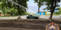 В Новомосковске Mitsubishi врезался в столб - Myslo.Ru