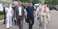 Дмитрий Миляев и Александр Хинштейн посетили пункт временного размещения в Тульской области - Правительство области