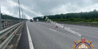 Под Тулой Dodge влетел в стоящий Volkswagen: пострадали пожилая женщина и девочка - ИА Тульская пресса.Ru