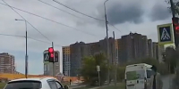 В Туле маршрутка и кроссовер решили, что им можно на красный - Myslo.Ru